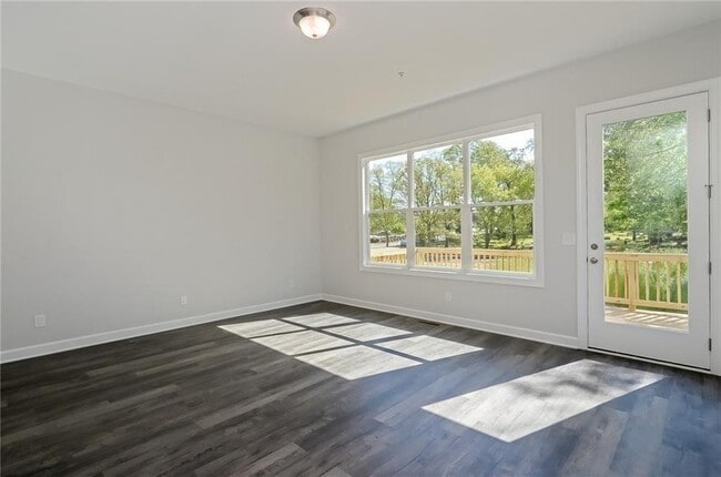 Building Photo - 2794 Woodland Terrace