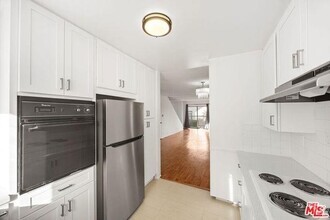 Building Photo - 1481 Reeves St