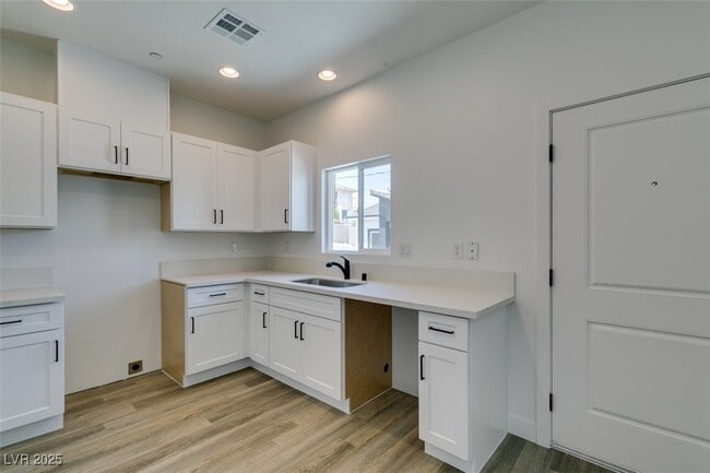 Building Photo - 367 N 16th St