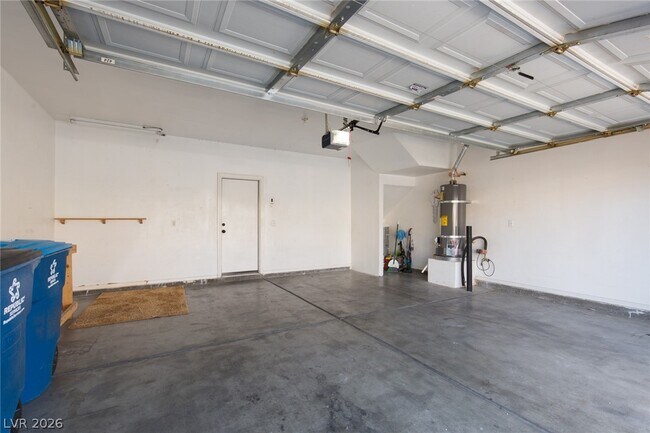 Building Photo - 6116 Seneca Springs St