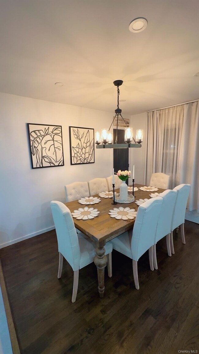 Building Photo - 160 Pacific St