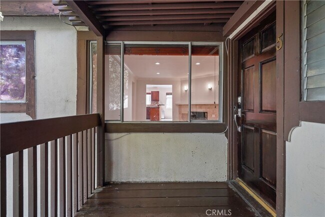 Building Photo - 15457 Moorpark St