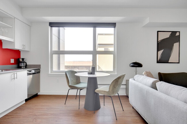 Building Photo - 330 3rd Ave W