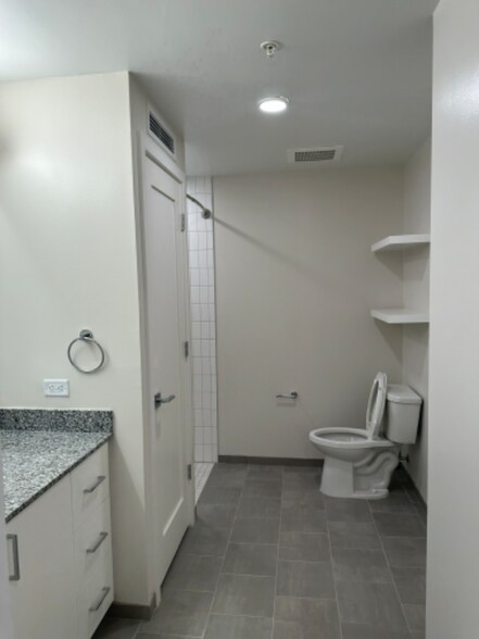 Building Photo - 1211 Van St SE