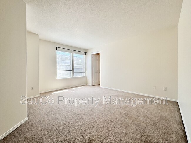 Building Photo - 12405 SW Cady Ln