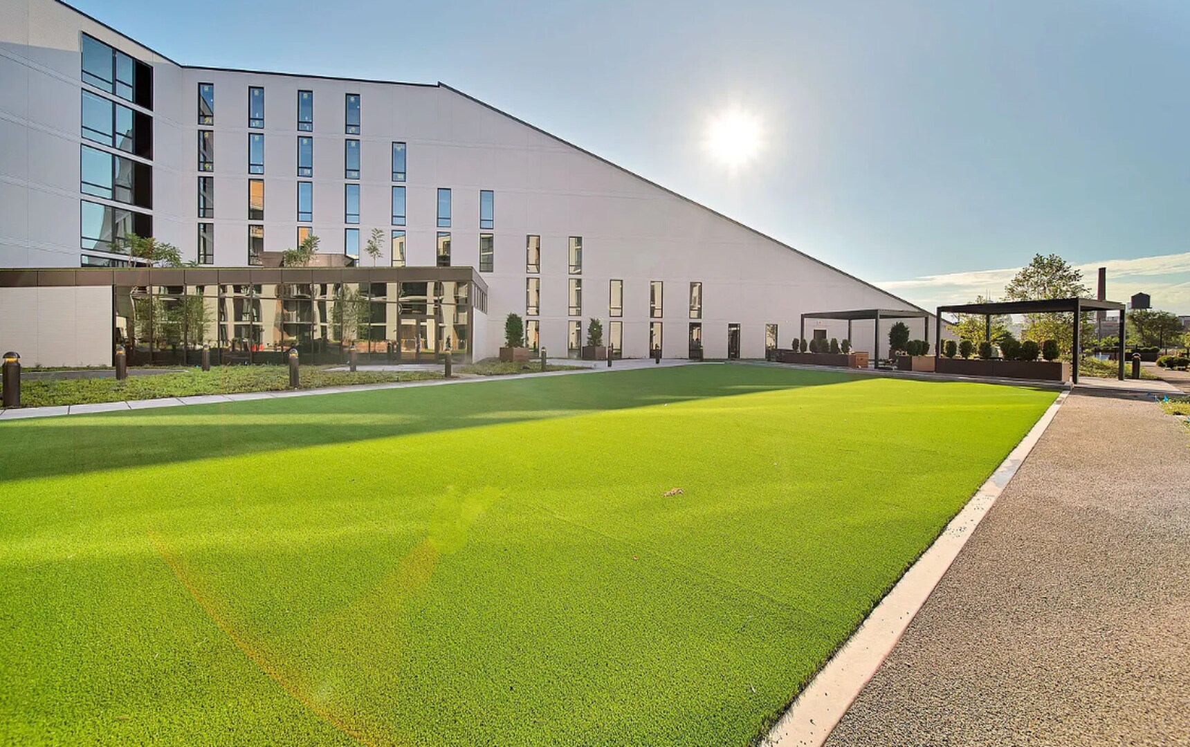 Building Photo - 2141 N Elston Ave