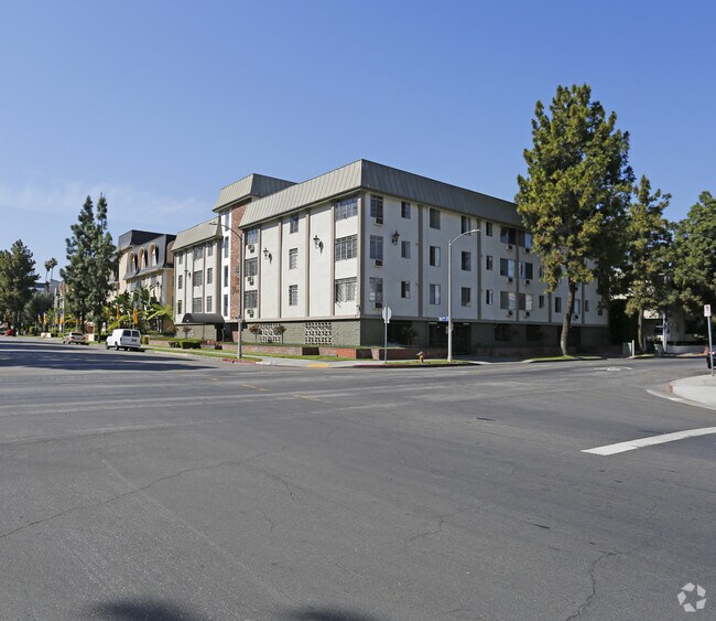 Primary Photo - 401 S Harvard Blvd