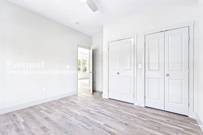 Building Photo - 1617 Roanoke Ave