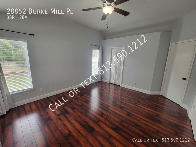 Building Photo - Spacious Wesley Chapel Home