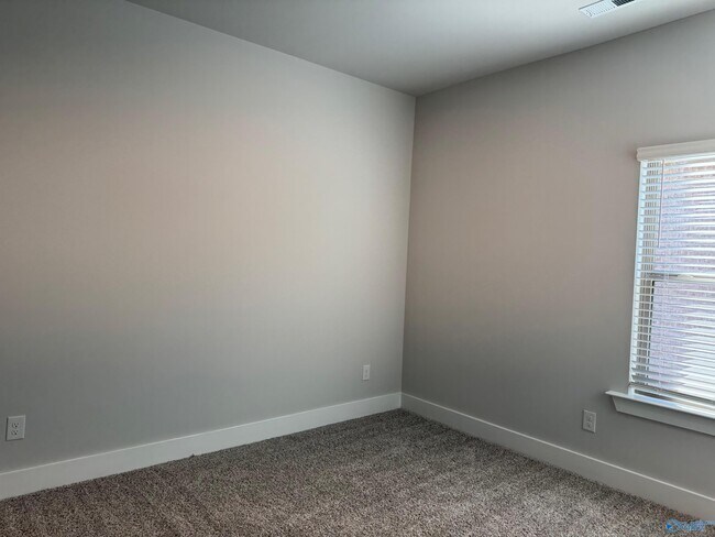 Building Photo - 28598 Halford Dr
