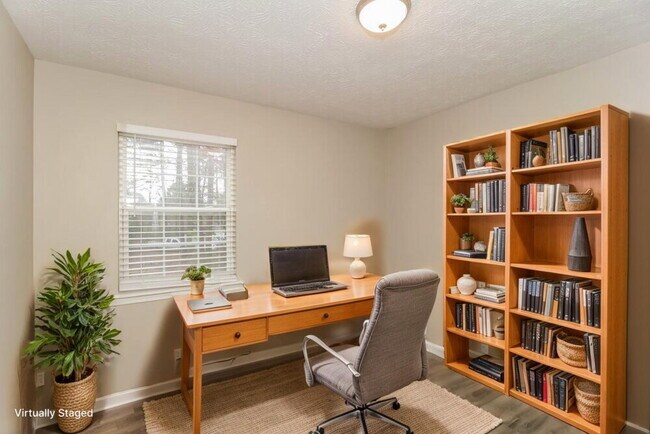 Building Photo - 6492 Meadowlark Dr