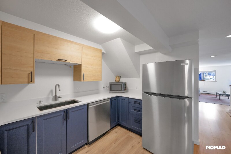 Building Photo - 7980 Fairview Rd