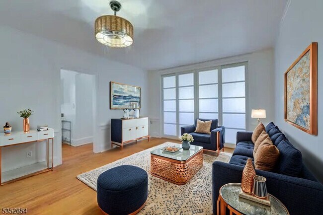 Primary Photo - Bright & Versatile 2BR Condo in Bloomfield...