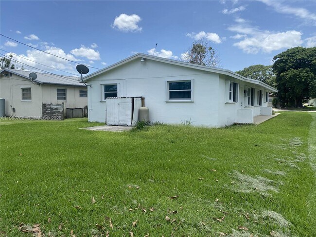 Building Photo - 25423 SW 107th Ct