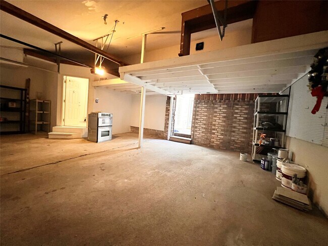 Building Photo - 727 Bunker Hill Rd