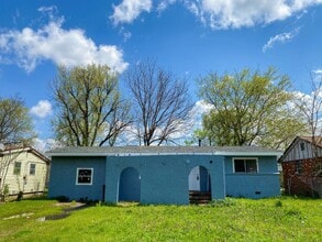 Building Photo - Spacious 3 Bedroom with Updated Kitchen - Vouchers Welcome