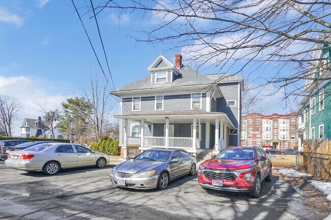 Building Photo - 3 Sumner Ave