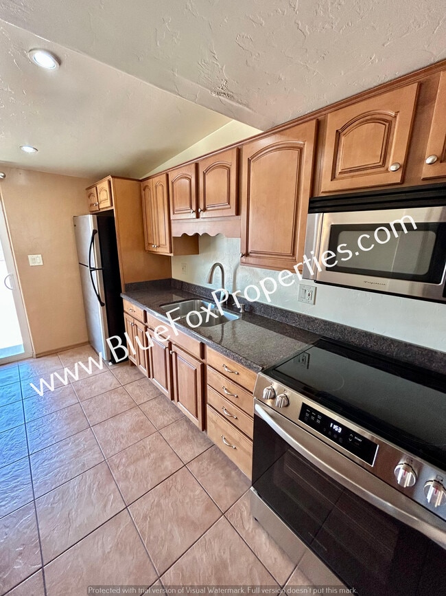 Building Photo - 4853 N Calle Harmonia