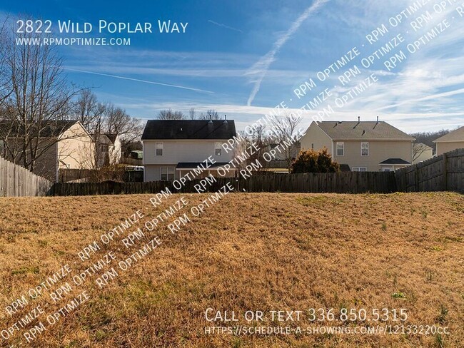 Building Photo - Spacious 3-Bedroom Home with Large Fenced ...