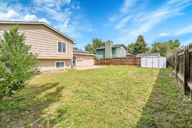 Building Photo - $2,095, 3 bed, 2 bath, located in Colorado...