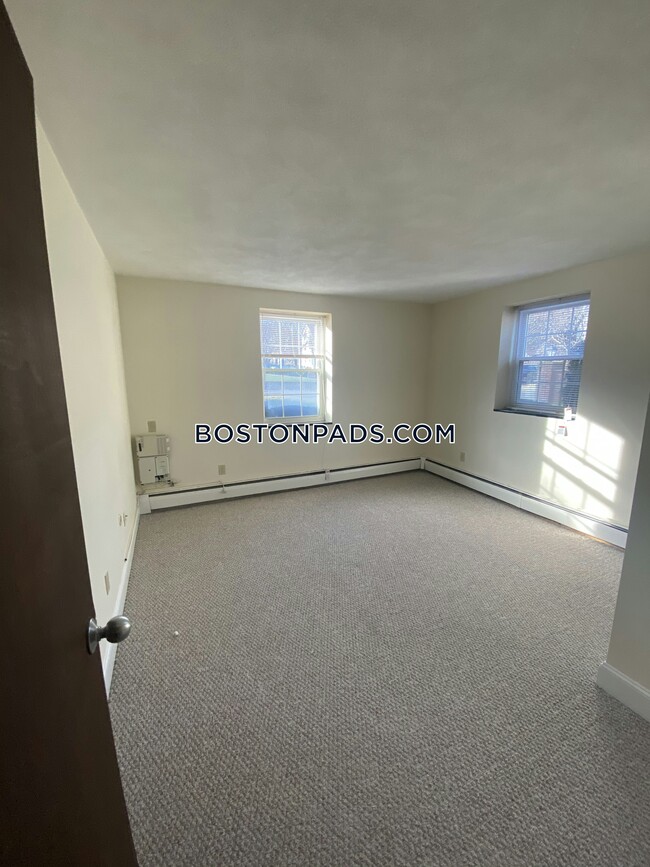 Building Photo - 4 Brattle Dr