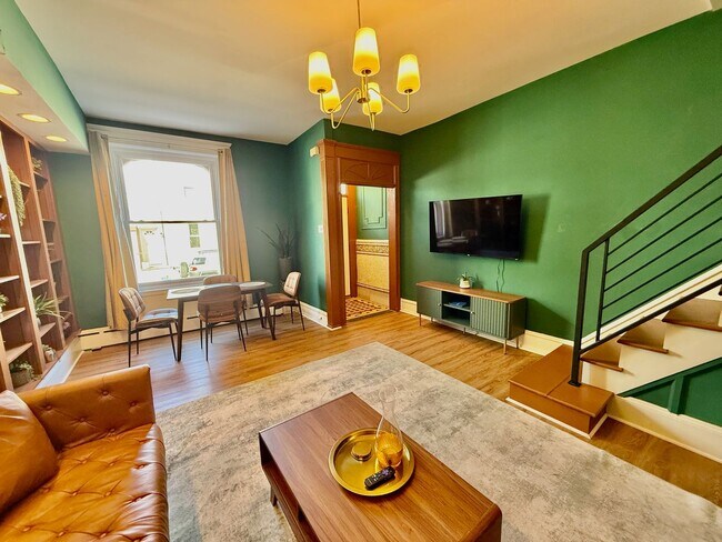 Building Photo - SPACIOUS & MODERN 3 BED/2.5 BA HOUSE w/ AC-Inlaid HARDWOOD Flooring-WASHER/DRYER & Rear PATIO in ...