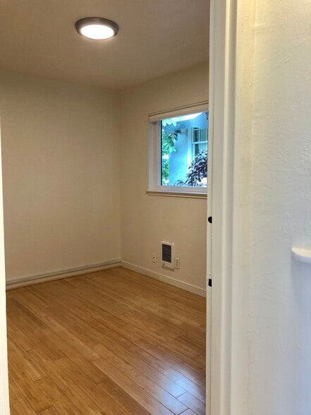 Building Photo - 3019 Bateman St