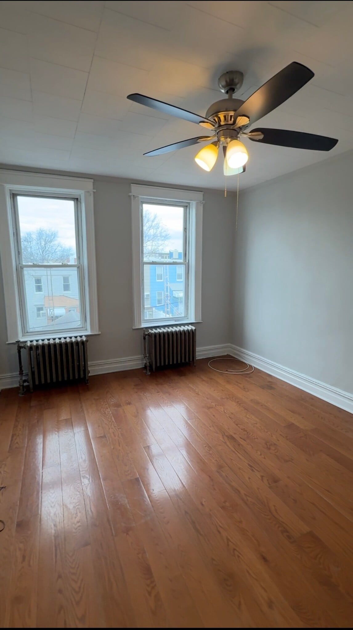 Room 1 - 6313 Eliot Ave