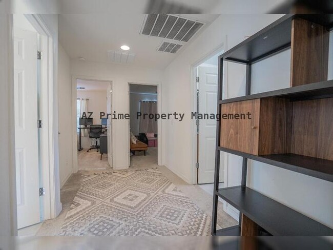 Building Photo - 3814 S 58th Dr