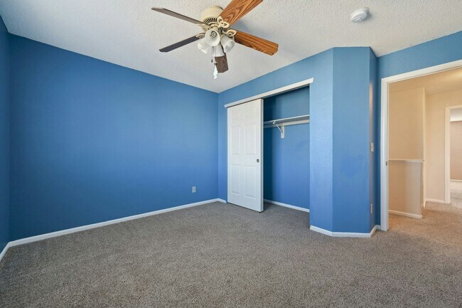Building Photo - 5633 S Yakima St