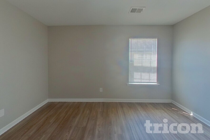 Building Photo - 712 Blazing Star Trl