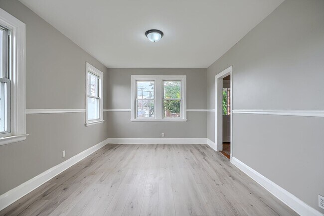 Building Photo - 4131 Mary Ave