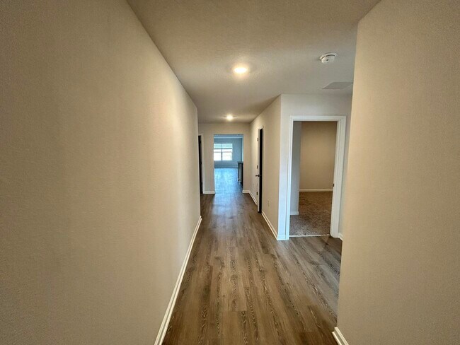 Building Photo - 3293 Chapelwood Dr