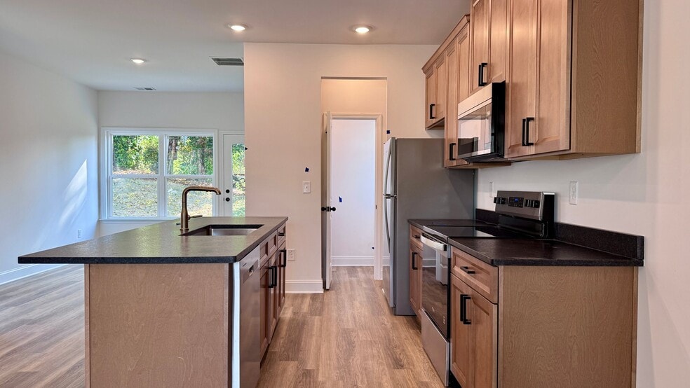 Building Photo - 1905 Driftwood Cir