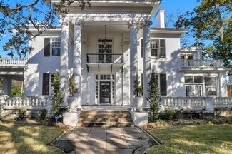 Building Photo - 602 E Victory Dr