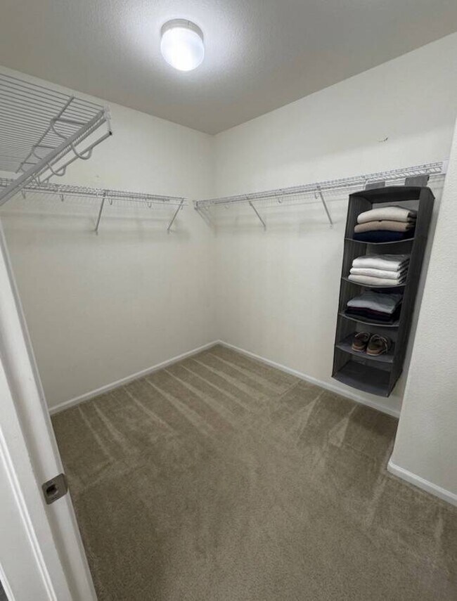 Building Photo - 1505 Diamond Rim Dr