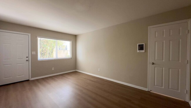 Interior Photo - 3785 Pershing Ave