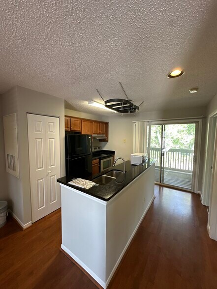 Building Photo - 501 Olmsted Park Pl