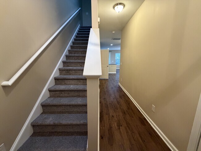 Building Photo - 4983 Hay Bale Ct