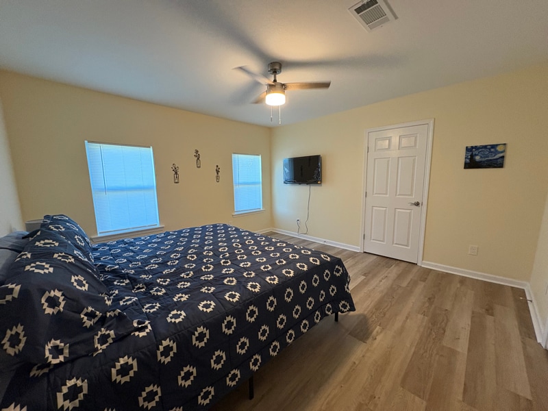 Building Photo - 405 Bender St