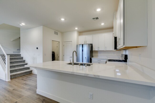 Building Photo - 160 Silver Run Ln