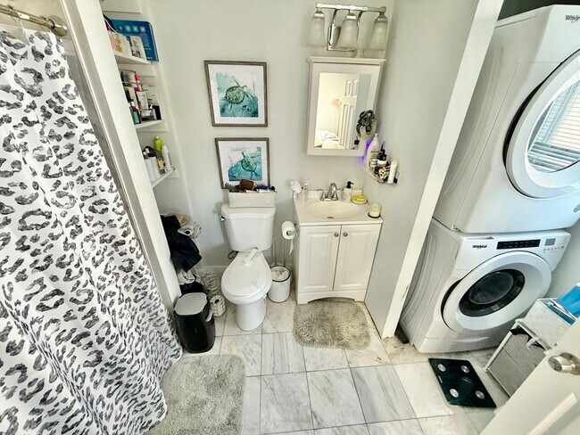 Building Photo - 9 Boston St