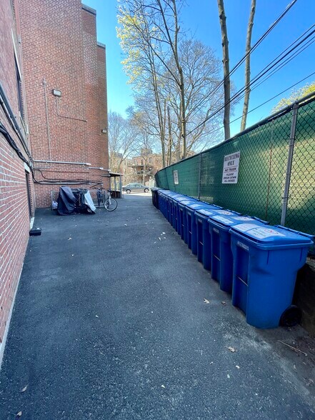 Building Photo - 141 Englewood Ave