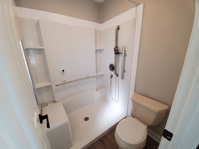 Building Photo - Updated 3 BR|2 BA Home Near TAFB!