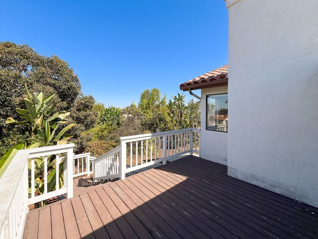 Building Photo - Lovely 4 bedroom Oceanside home!