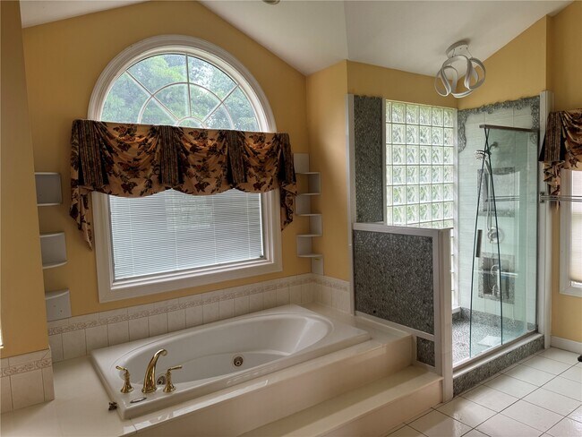 Building Photo - 14228 Manderleigh Woods Dr