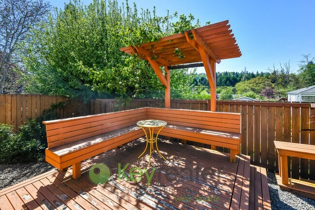 Building Photo - Clean Design and Easy Living in Seattle
