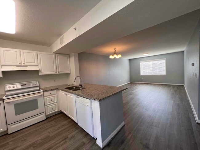 Building Photo - 8298 Key Royal Ln