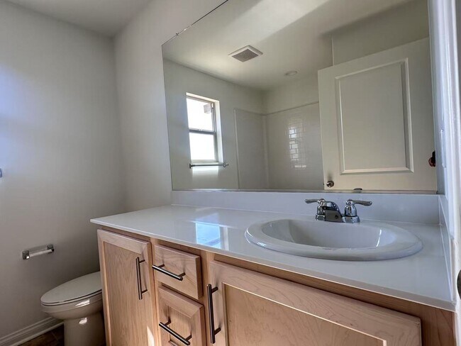 Building Photo - New Home