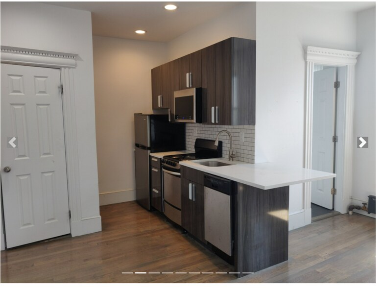 Building Photo - 98 Queensberry St